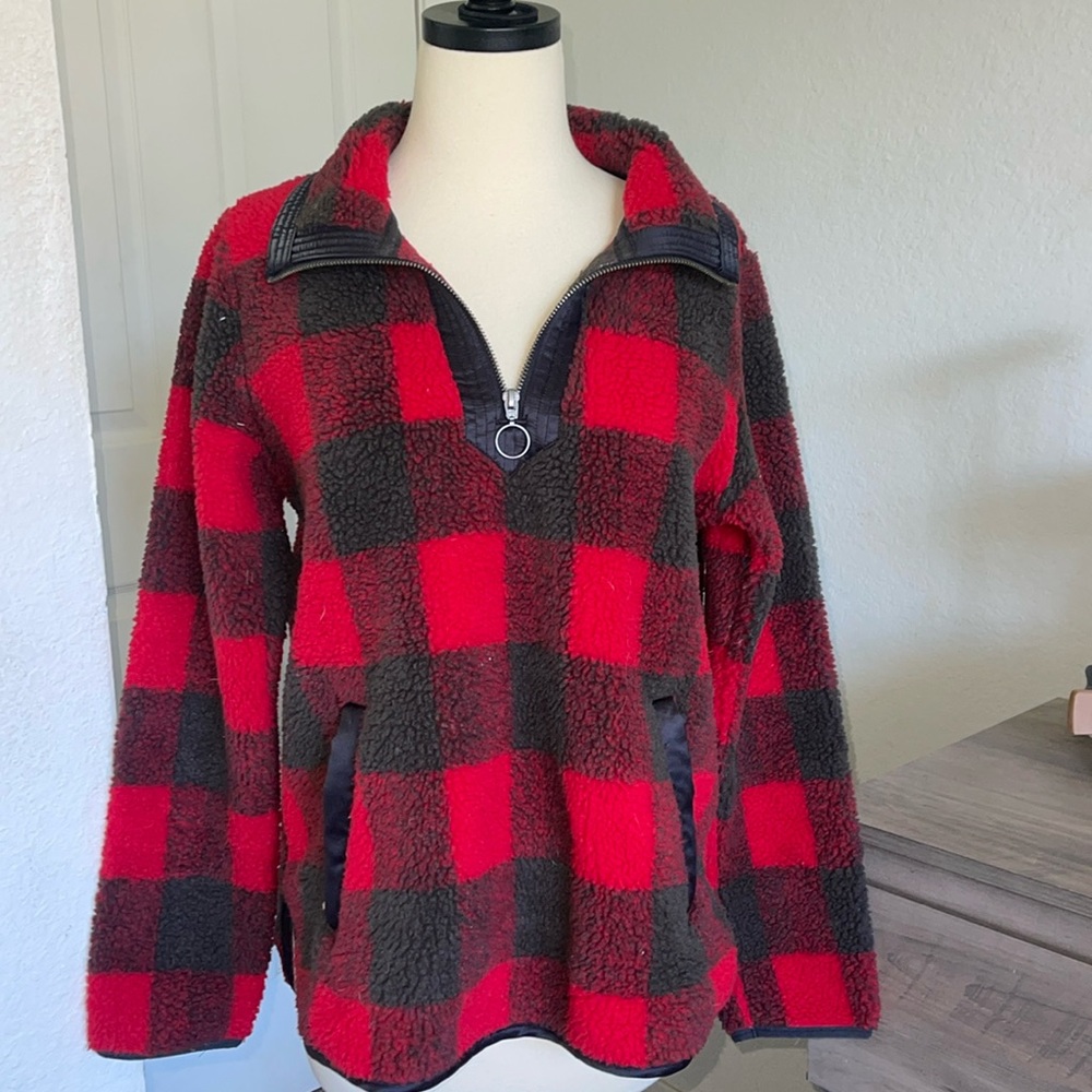 Abercrombie red and black checkered Sherpa